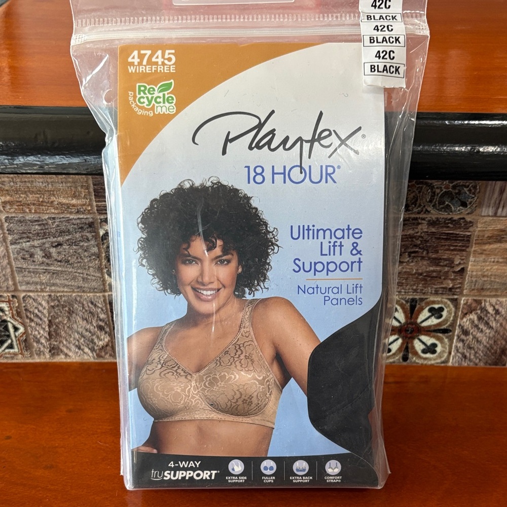 New in packaging Playtex 18 Hour Natural Lift Bra - Black